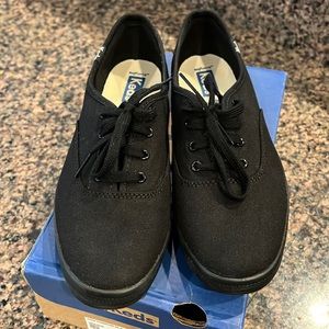 Keds Black Tennis Shoes Size 6.5